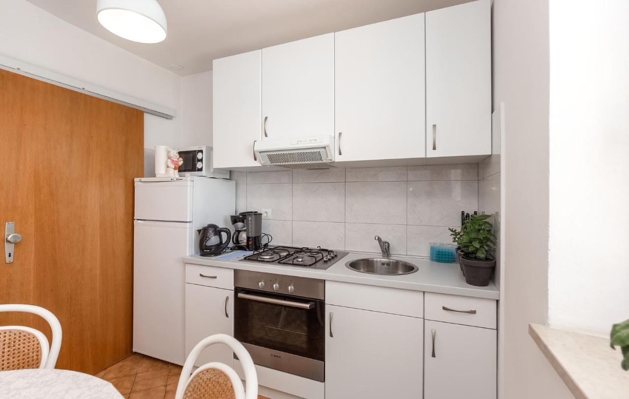Rina B4 Apartment โปเรช ภายนอก รูปภาพ