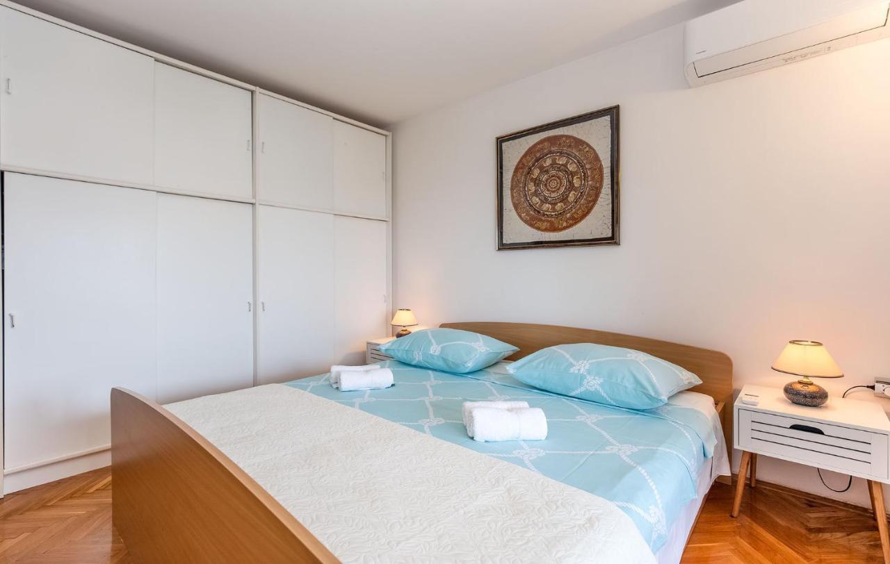 Rina B4 Apartment โปเรช ภายนอก รูปภาพ