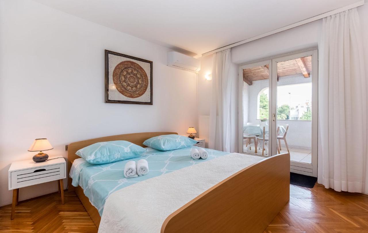 Rina B4 Apartment โปเรช ภายนอก รูปภาพ